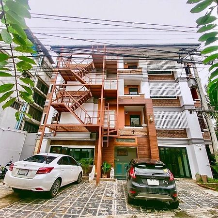 Tjr Boutique Hotel Chiang Mai Buitenkant foto